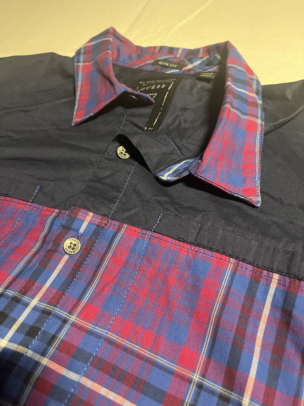 GUESS Men’s Medium Slim Fit Plaid Button Down Shirt Red Blue Colorblock